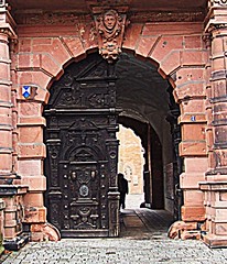 Aschaffenburg: Schloss Johannisburg: Through the Doorway, and into the Courtyard